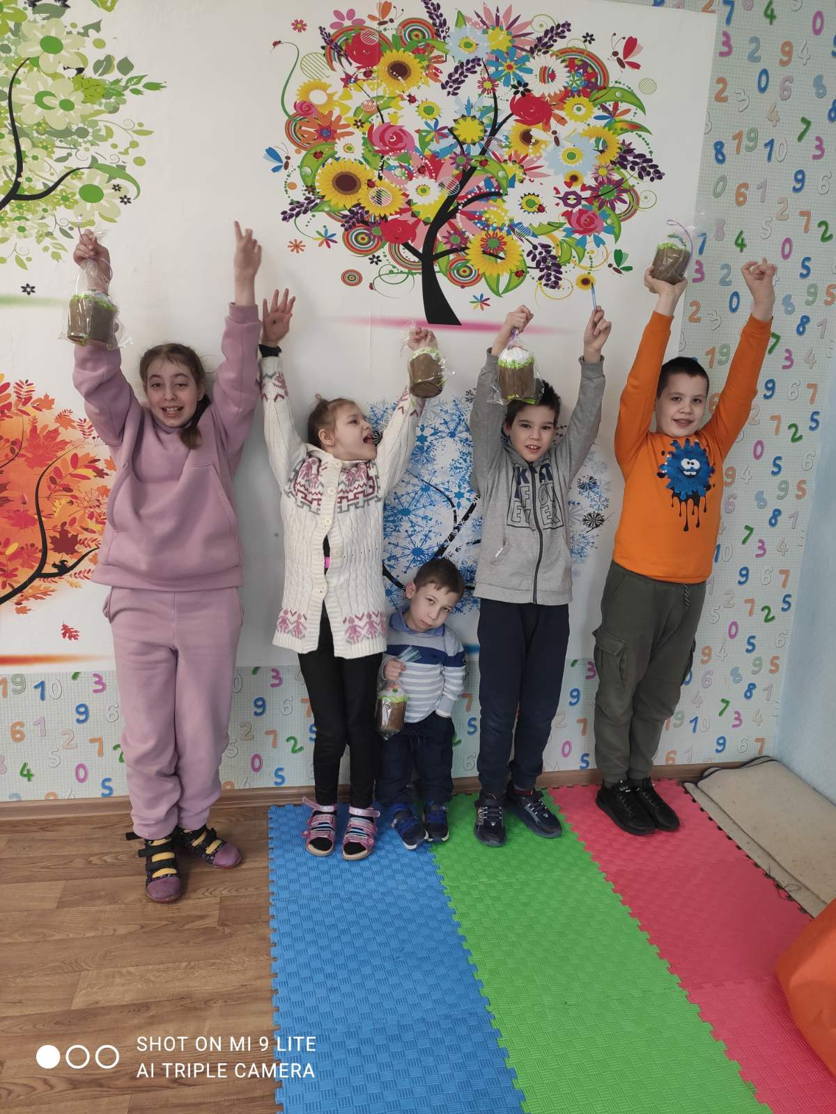 Фотографії з проєкту "Кошик добра"